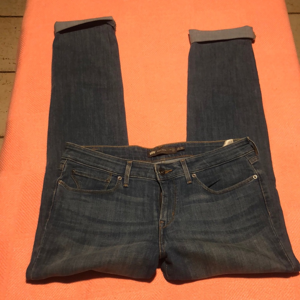 ⬇️⭐️ Levi Women’s Slight Curve Mid-Rise Slim Denim Blue Jeans
